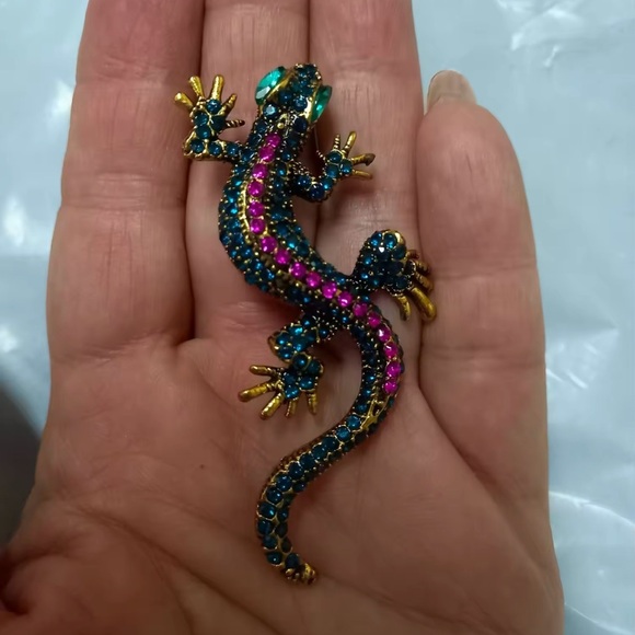 Betsey Johnson Blue Lizard Colorful Reptile Brooch - Picture 5 of 8